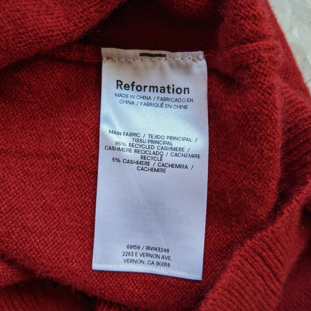 Reformation Cashmere V-Neck Sweater Vest Red Size Medium Ribbed Knit Trim - Picture 5 of 7